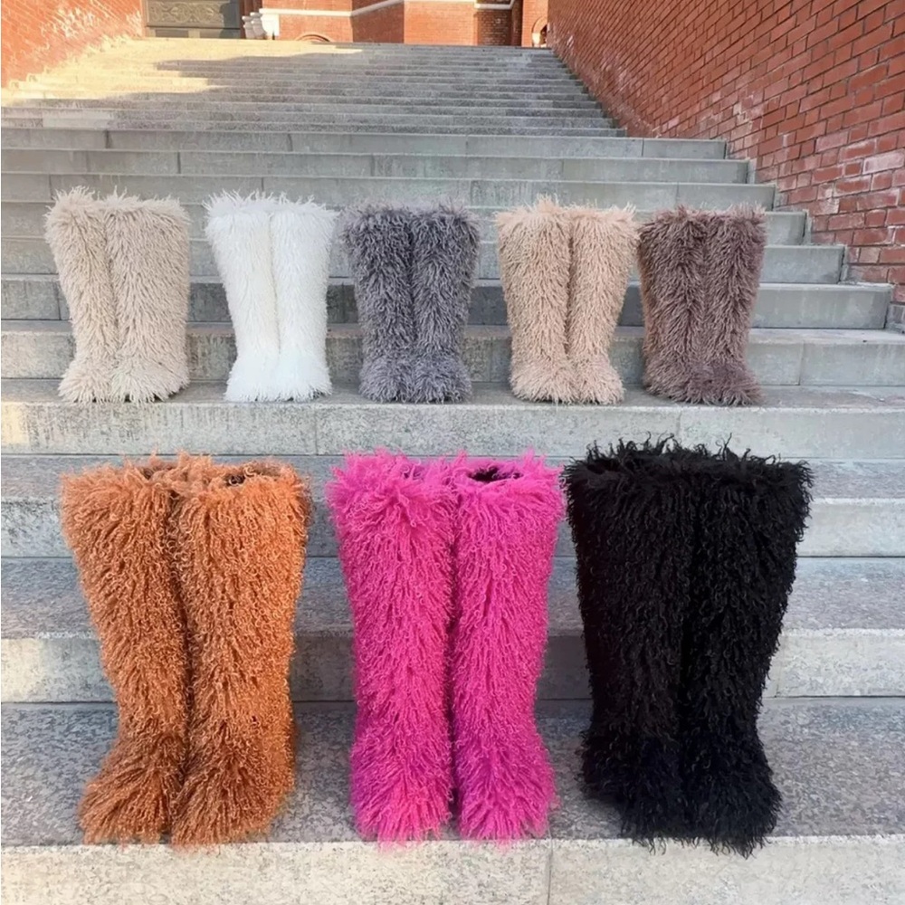 Furry Boots and purse set - Picture 4 of 5
